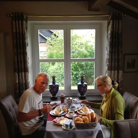 לינה וארוחת בוקר Decoster זאונקרקה