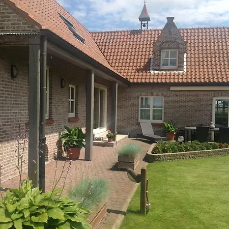 לינה וארוחת בוקר Decoster